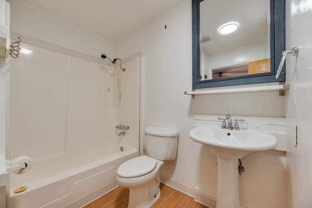2217 Glenwood, Denton, TX 76209 2217 Glenwood, Denton, TX 76209