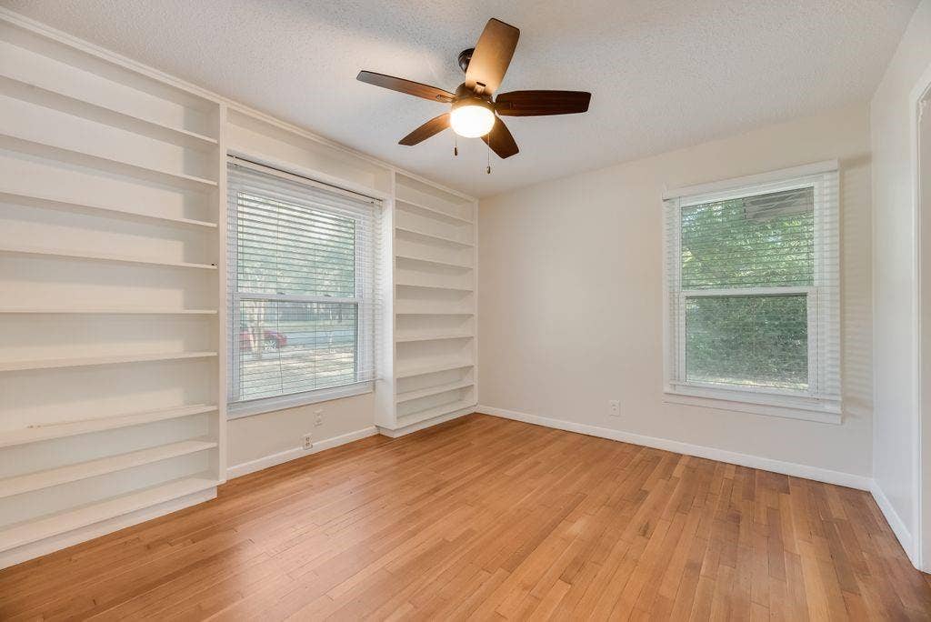 2217 Glenwood, Denton, TX 76209 2217 Glenwood, Denton, TX 76209