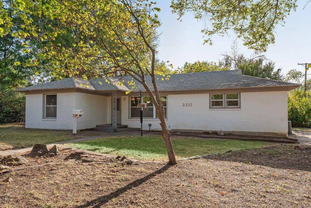2217 Glenwood, Denton, TX 76209 2217 Glenwood, Denton, TX 76209