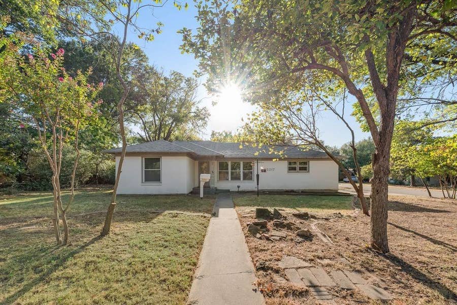 Property photo for 2217 Glenwood, Denton, TX