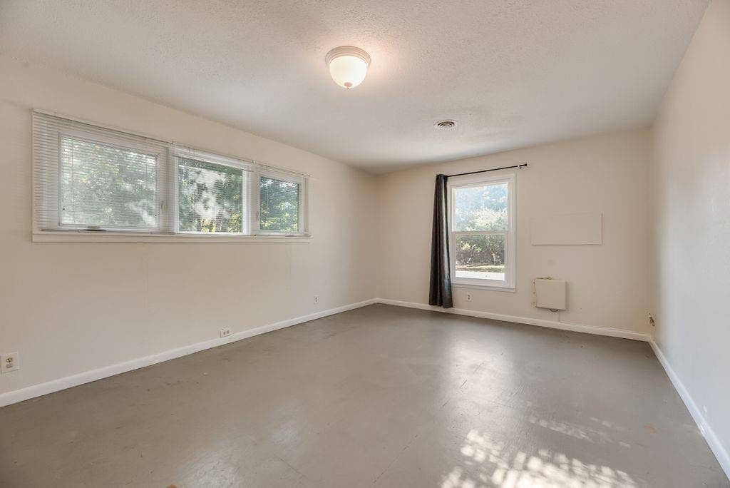 2217 Glenwood, Denton, TX 76209 2217 Glenwood, Denton, TX 76209