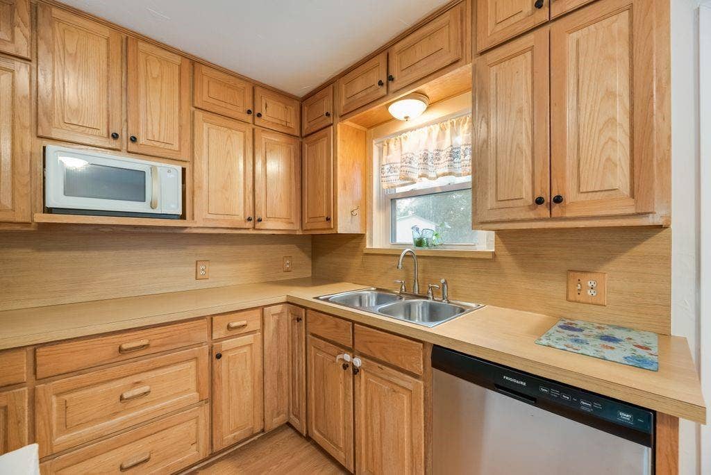 2217 Glenwood, Denton, TX 76209 2217 Glenwood, Denton, TX 76209