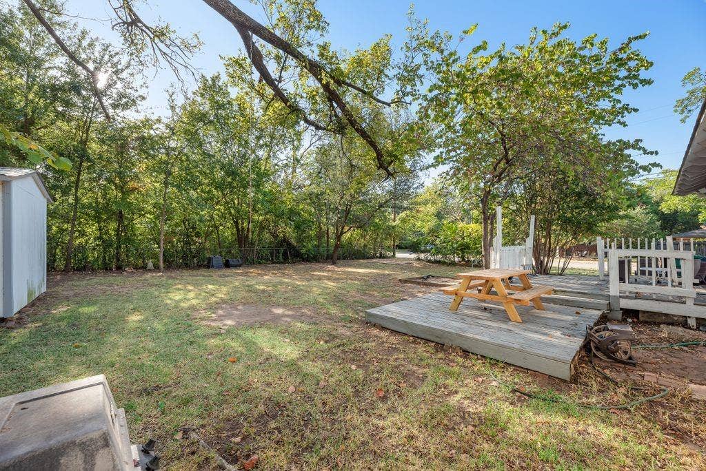 2217 Glenwood, Denton, TX 76209 2217 Glenwood, Denton, TX 76209