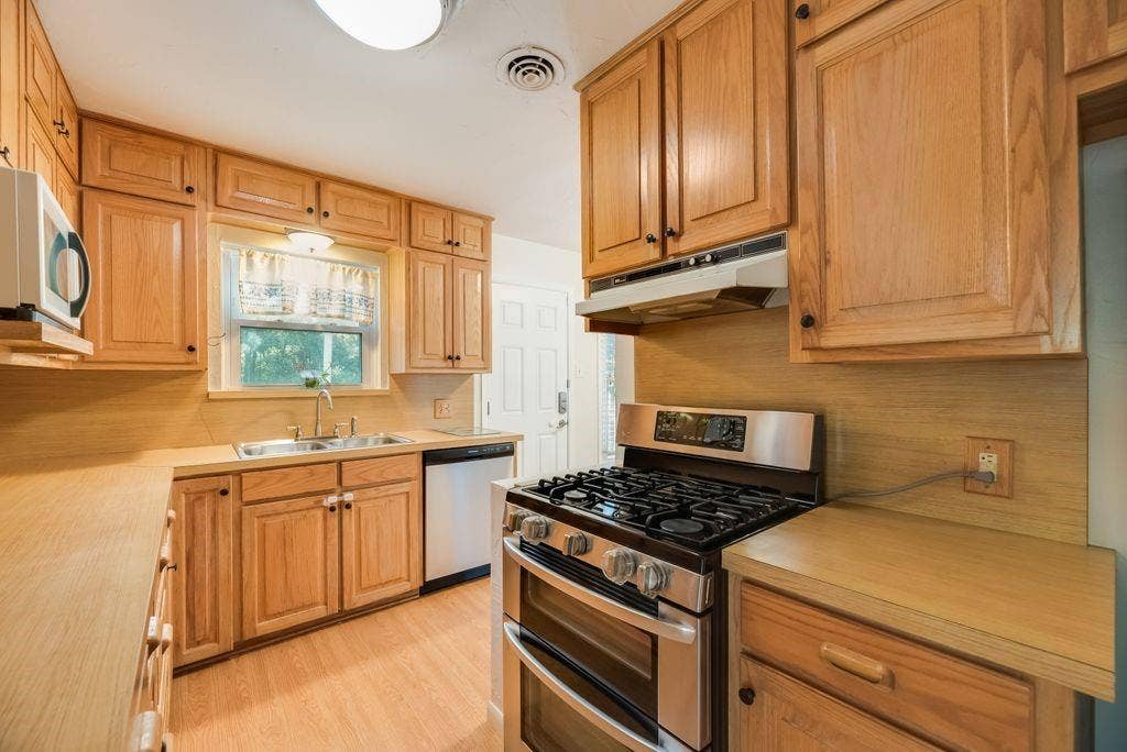 2217 Glenwood, Denton, TX 76209 2217 Glenwood, Denton, TX 76209