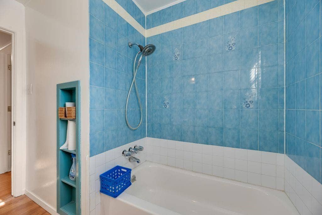 2217 Glenwood, Denton, TX 76209 2217 Glenwood, Denton, TX 76209
