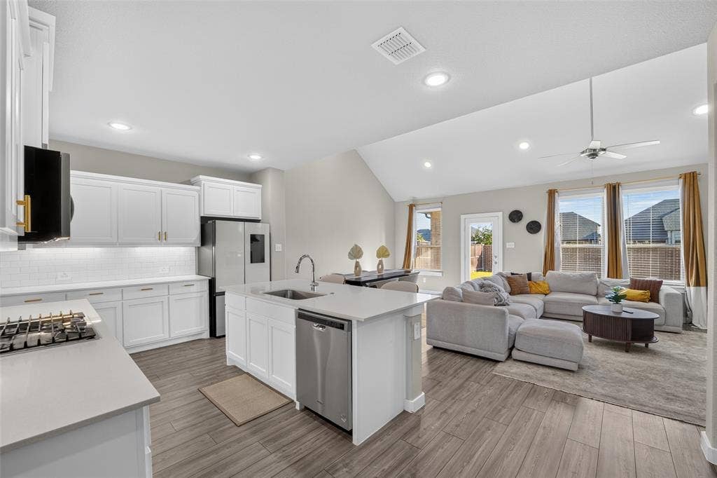 308 Braves Way, Lavon, TX 75166 308 Braves Way, Lavon, TX 75166