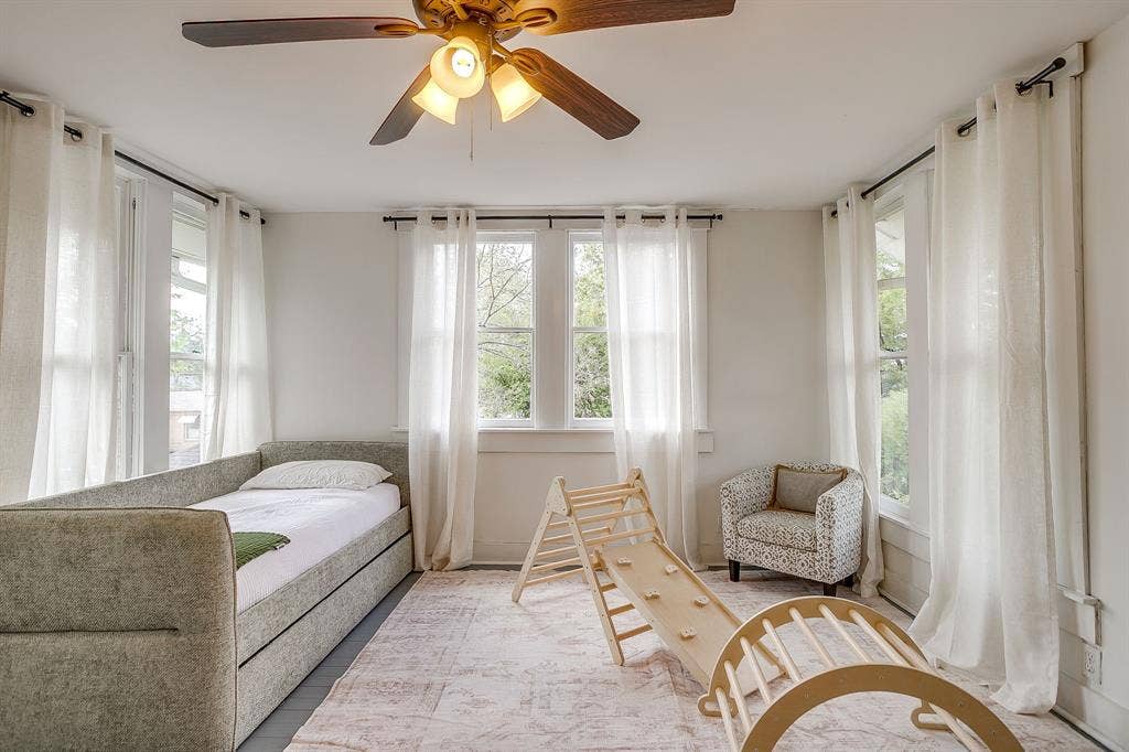 2252 Washington Avenue, Fort Worth, TX 76110