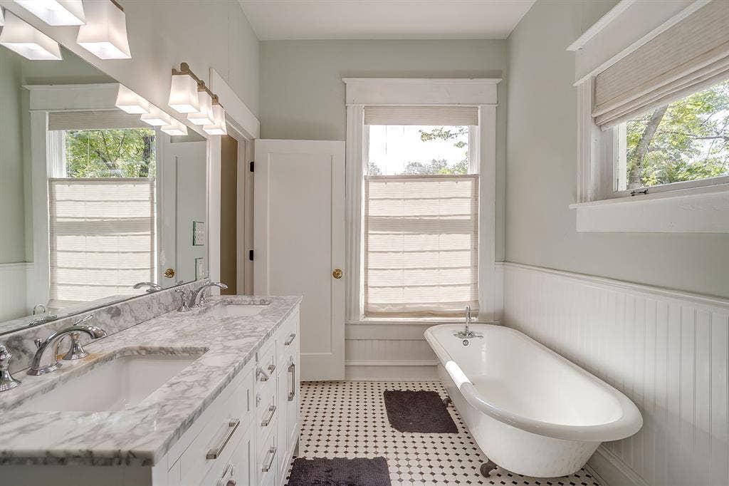 2252 Washington Avenue, Fort Worth, TX 76110