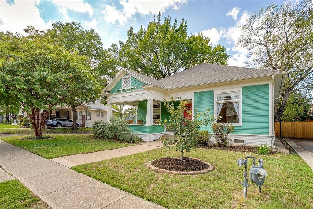 2252 Washington Avenue, Fort Worth, TX 76110