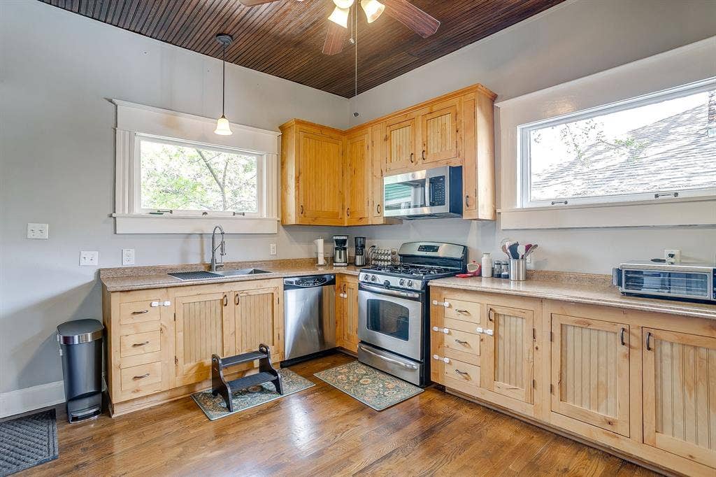 2252 Washington Avenue, Fort Worth, TX 76110