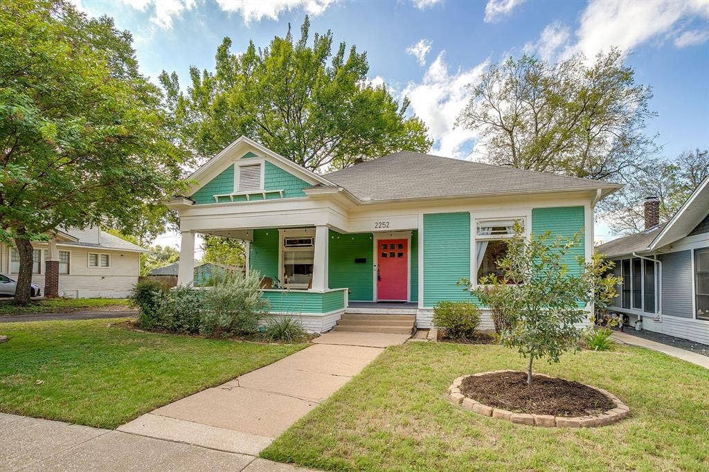 2252 Washington Avenue, Fort Worth, TX 76110