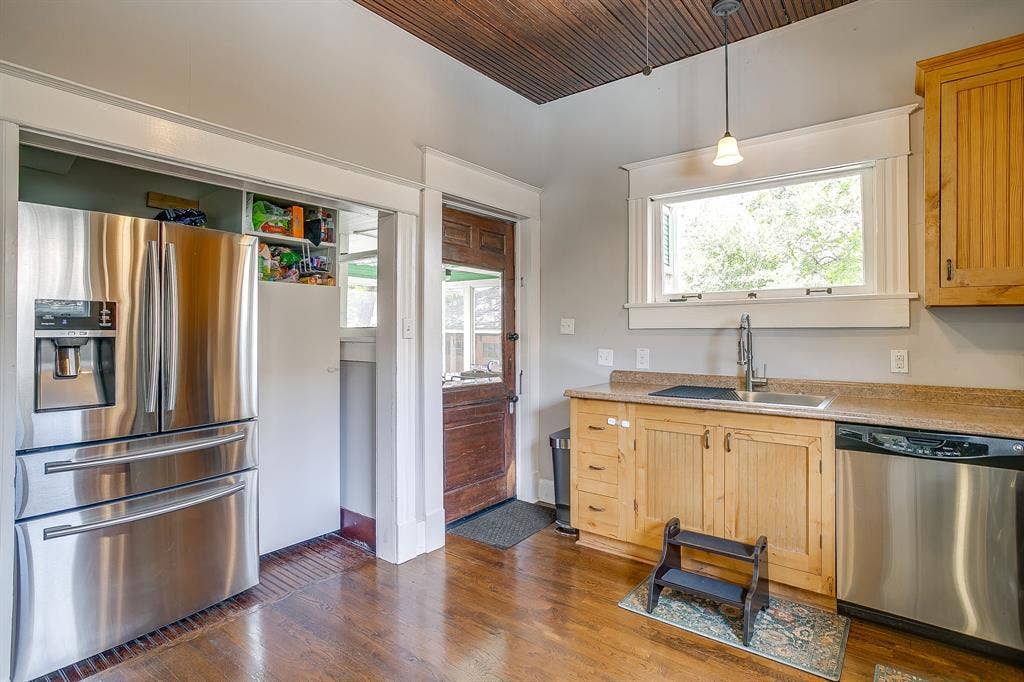 2252 Washington Avenue, Fort Worth, TX 76110
