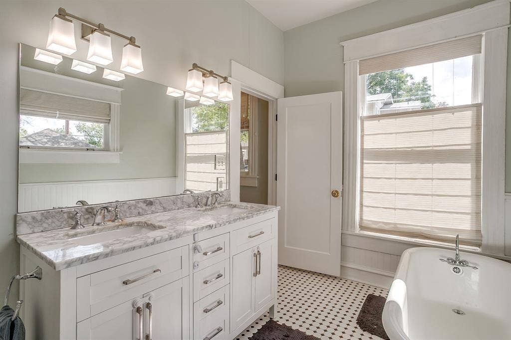 2252 Washington Avenue, Fort Worth, TX 76110