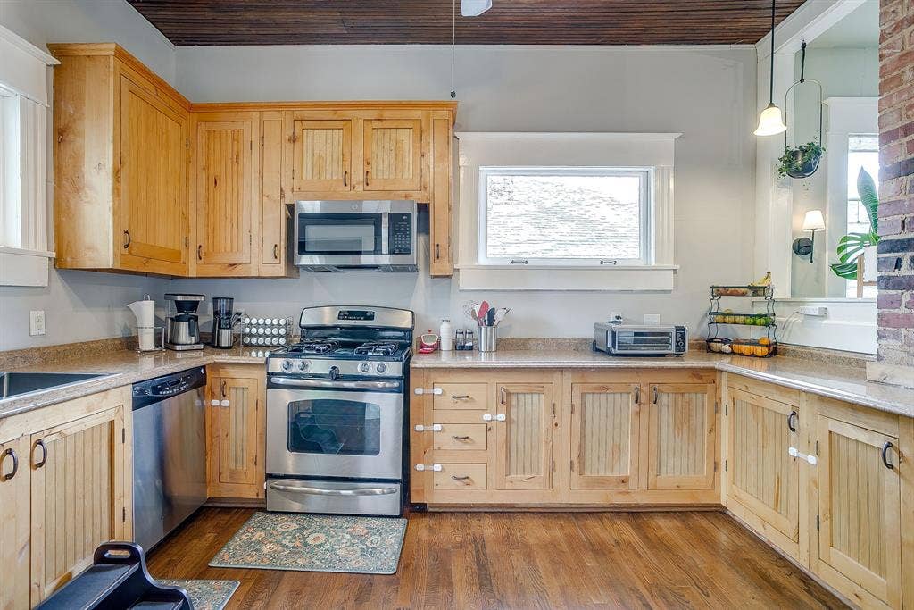 2252 Washington Avenue, Fort Worth, TX 76110