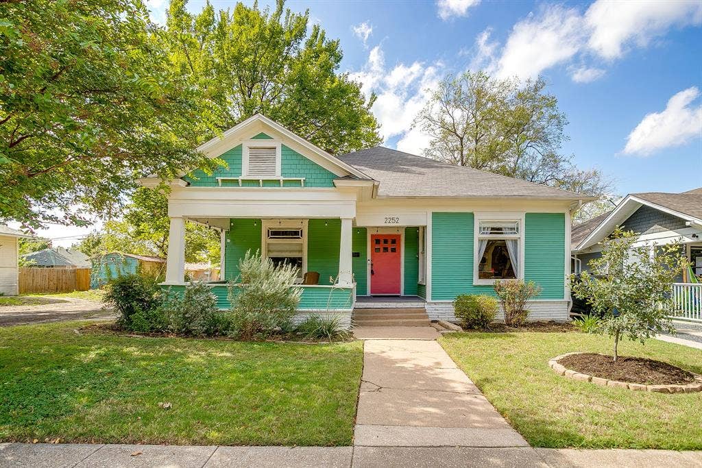 2252 Washington Avenue, Fort Worth, TX 76110