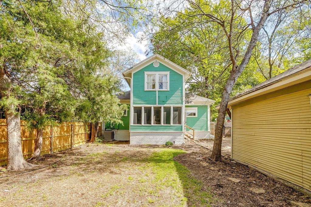 2252 Washington Avenue, Fort Worth, TX 76110