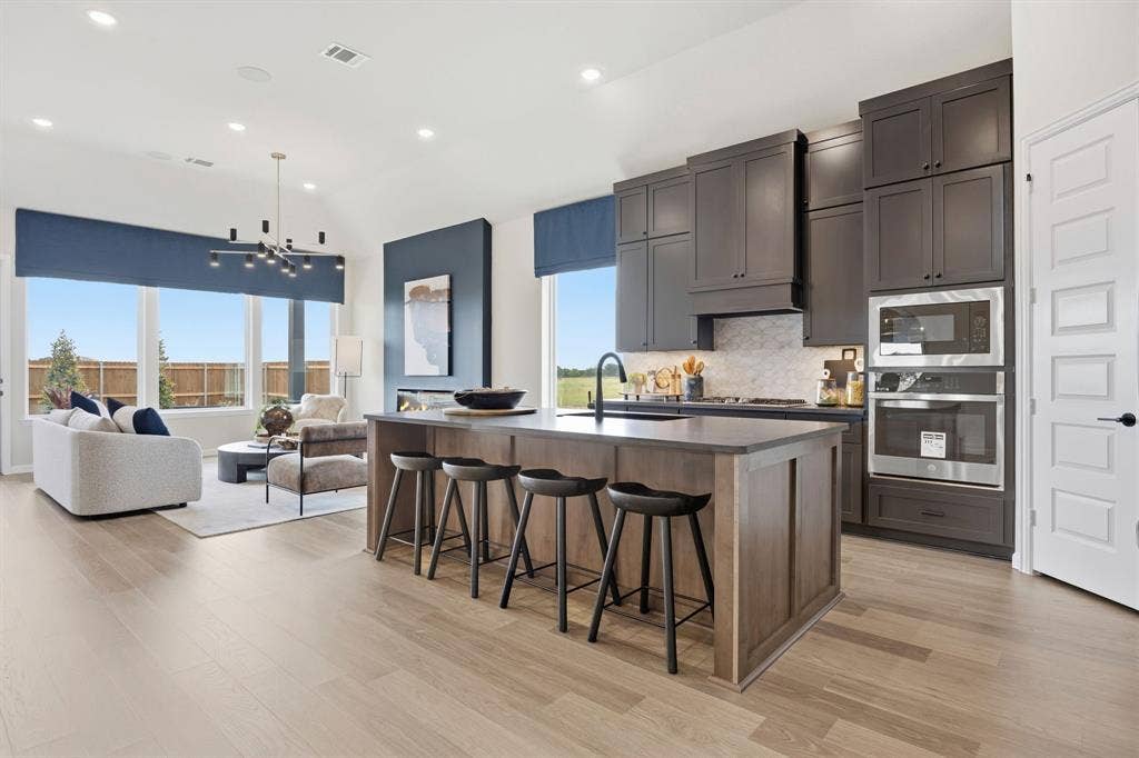 2632 Valley Creek Trail, McKinney, TX 75072 2632 Valley Creek Trail, McKinney, TX 75072