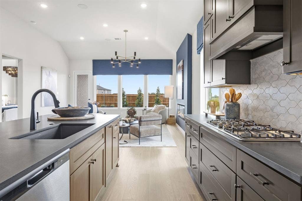 2632 Valley Creek Trail, McKinney, TX 75072 2632 Valley Creek Trail, McKinney, TX 75072