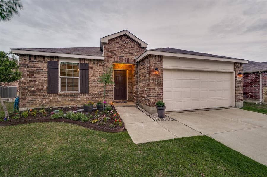 Property photo for 1720 Trace Drive, Aubrey, TX