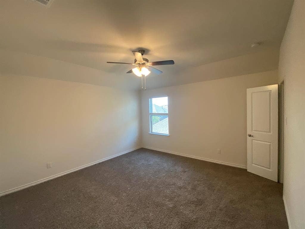 10528 Breezeway Drive, Aubrey, TX 76227