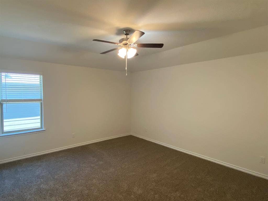 10528 Breezeway Drive, Aubrey, TX 76227