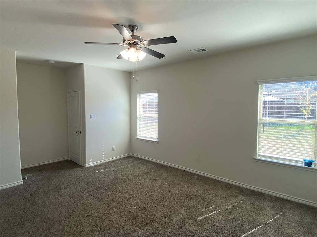 10528 Breezeway Drive, Aubrey, TX 76227
