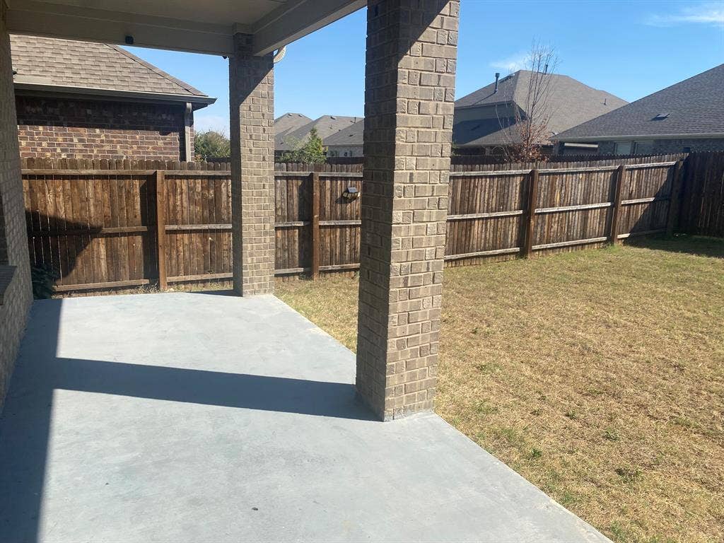 10528 Breezeway Drive, Aubrey, TX 76227