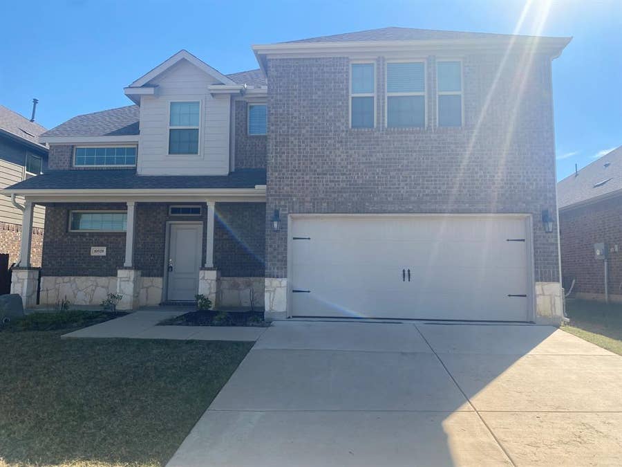 Property photo for 10528 Breezeway Drive, Aubrey, TX