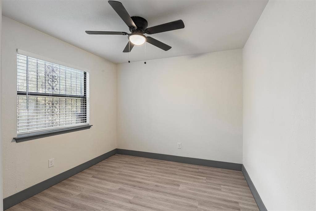 1615 Presidio Avenue, Dallas, TX 75216