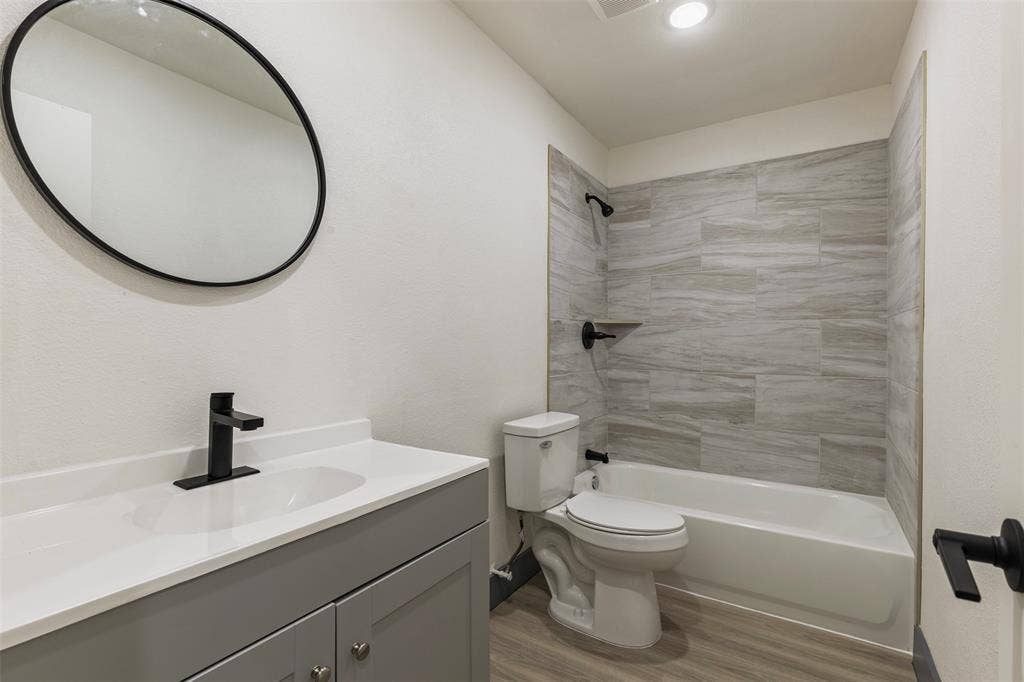 1615 Presidio Avenue, Dallas, TX 75216