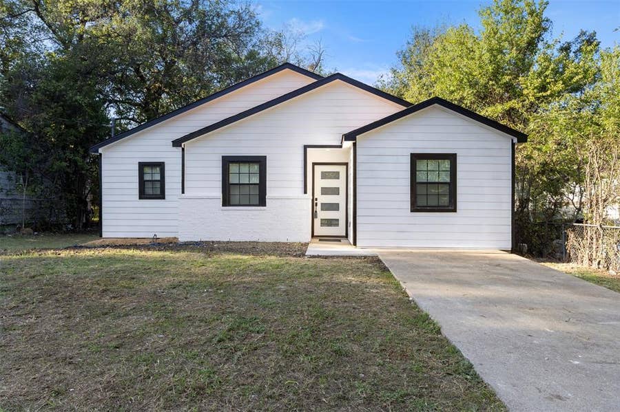 Property photo for 1615 Presidio Avenue, Dallas, TX