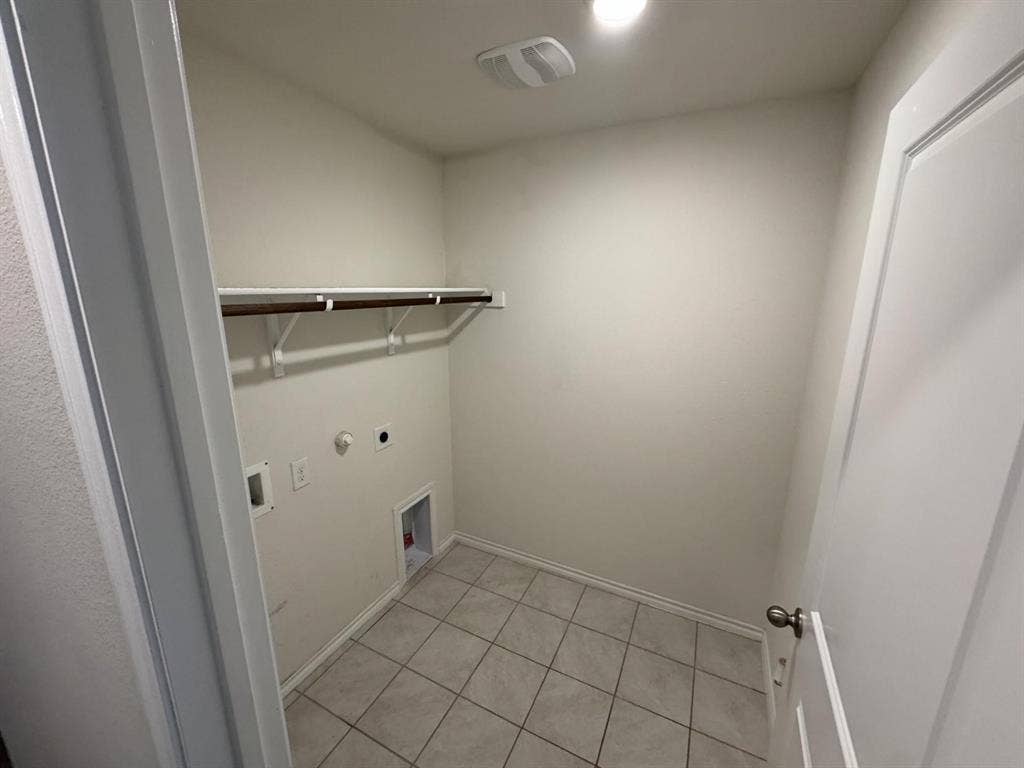 929 Alton Drive, Aubrey, TX 76227