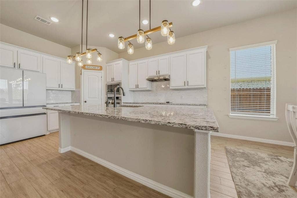 1516 Somerset Lane, Weatherford, TX 76087