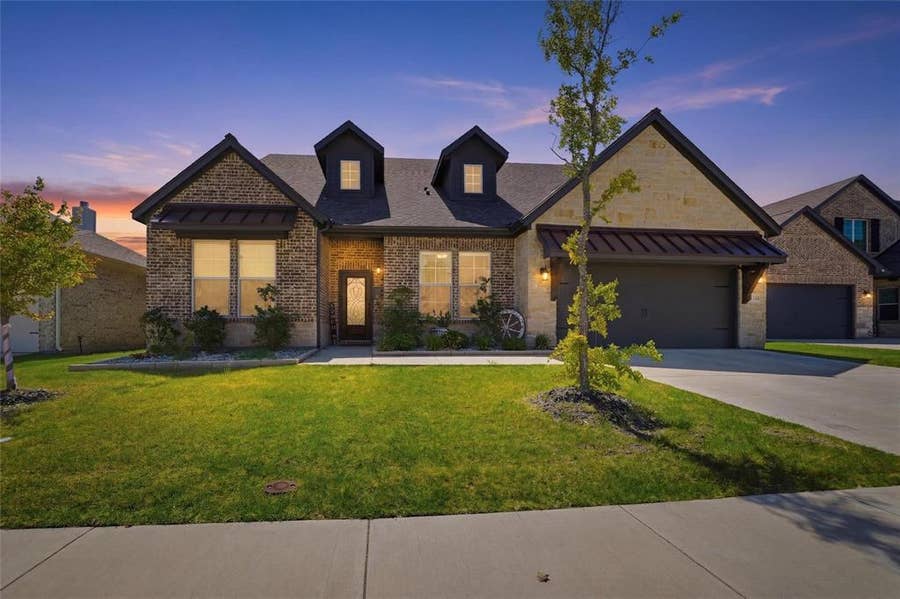 Property photo for 1516 Somerset Lane, Weatherford, TX