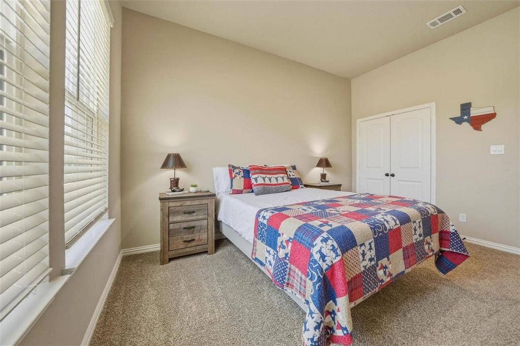 1516 Somerset Lane, Weatherford, TX 76087