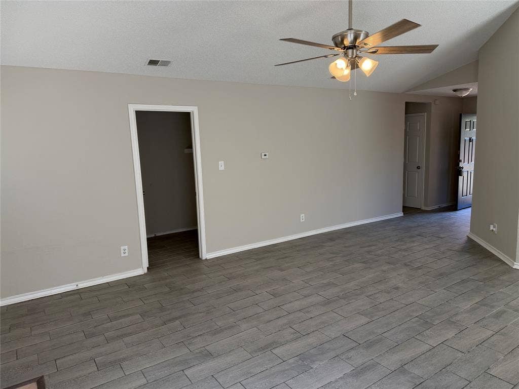 2901 Caladium Court, Garland, TX 75040 2901 Caladium Court, Garland, TX 75040