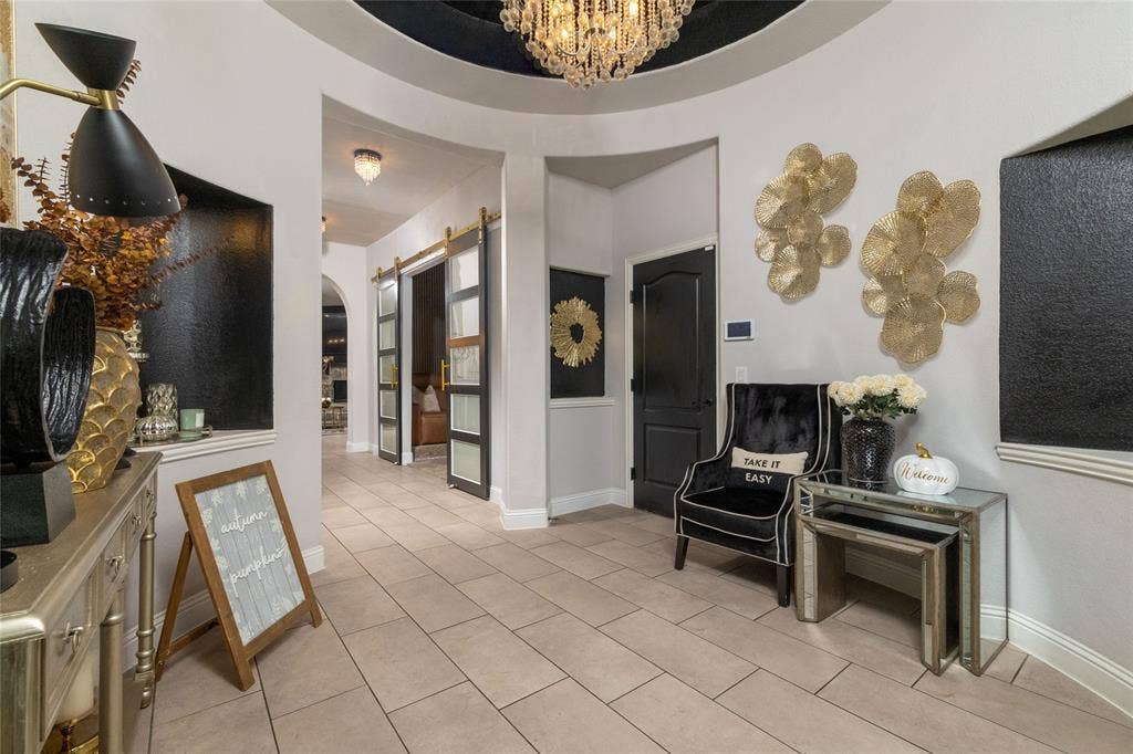 1020 Longbow Drive, Godley, TX 76044