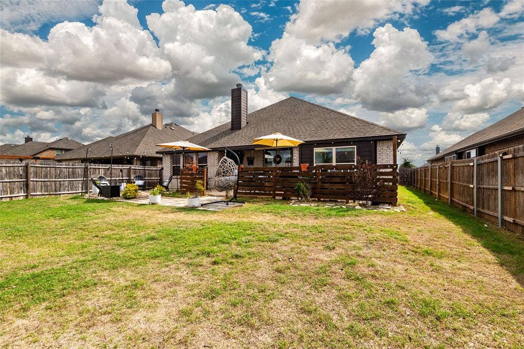 1020 Longbow Drive, Godley, TX 76044