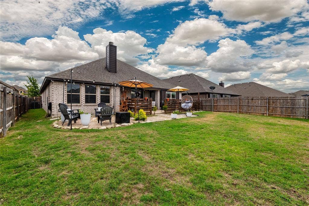 1020 Longbow Drive, Godley, TX 76044