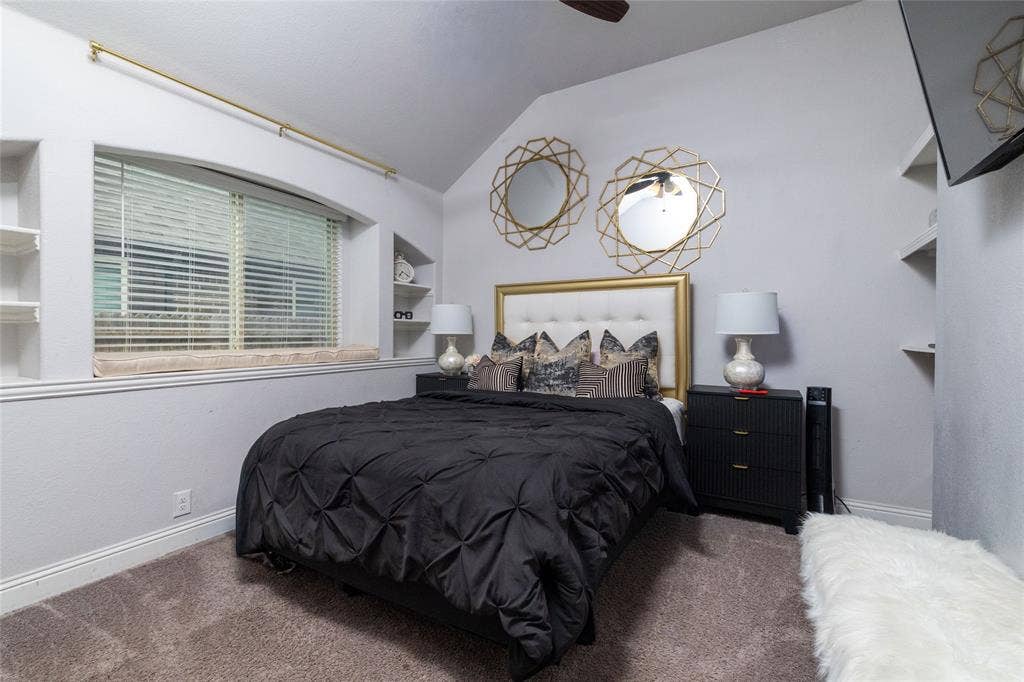 1020 Longbow Drive, Godley, TX 76044