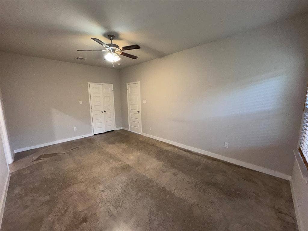 207 S Washington Street, Cleburne, TX 76031