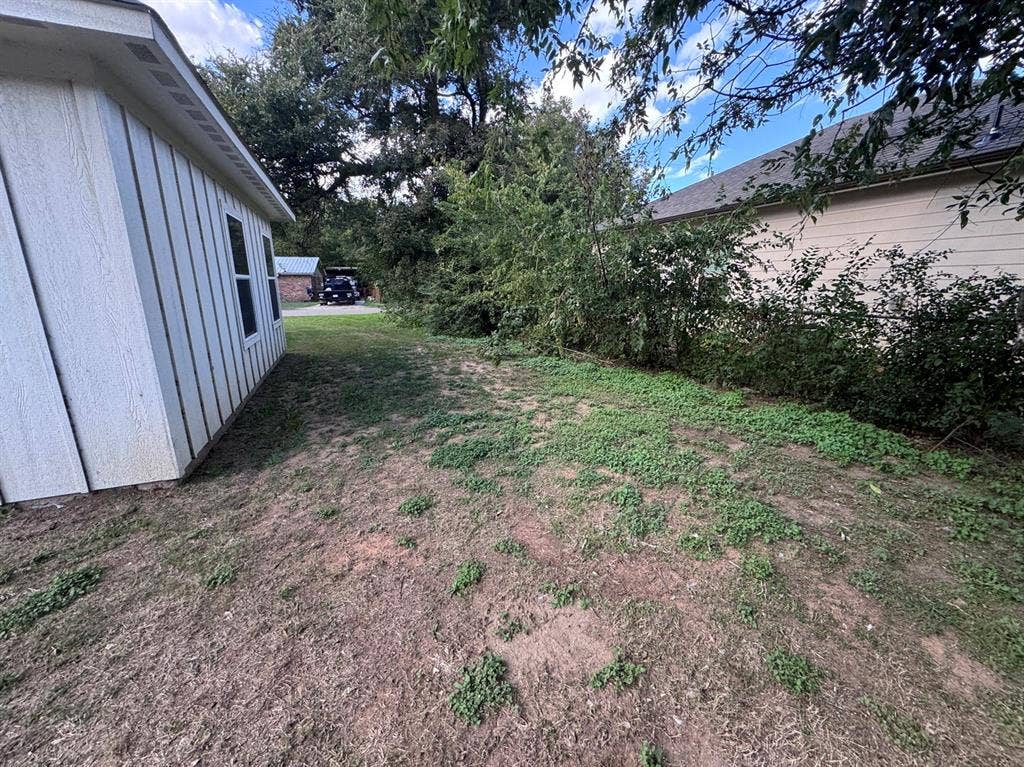 207 S Washington Street, Cleburne, TX 76031
