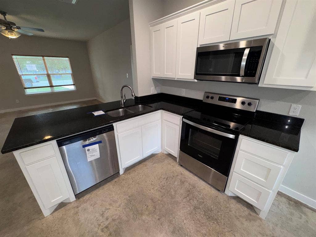 207 S Washington Street, Cleburne, TX 76031