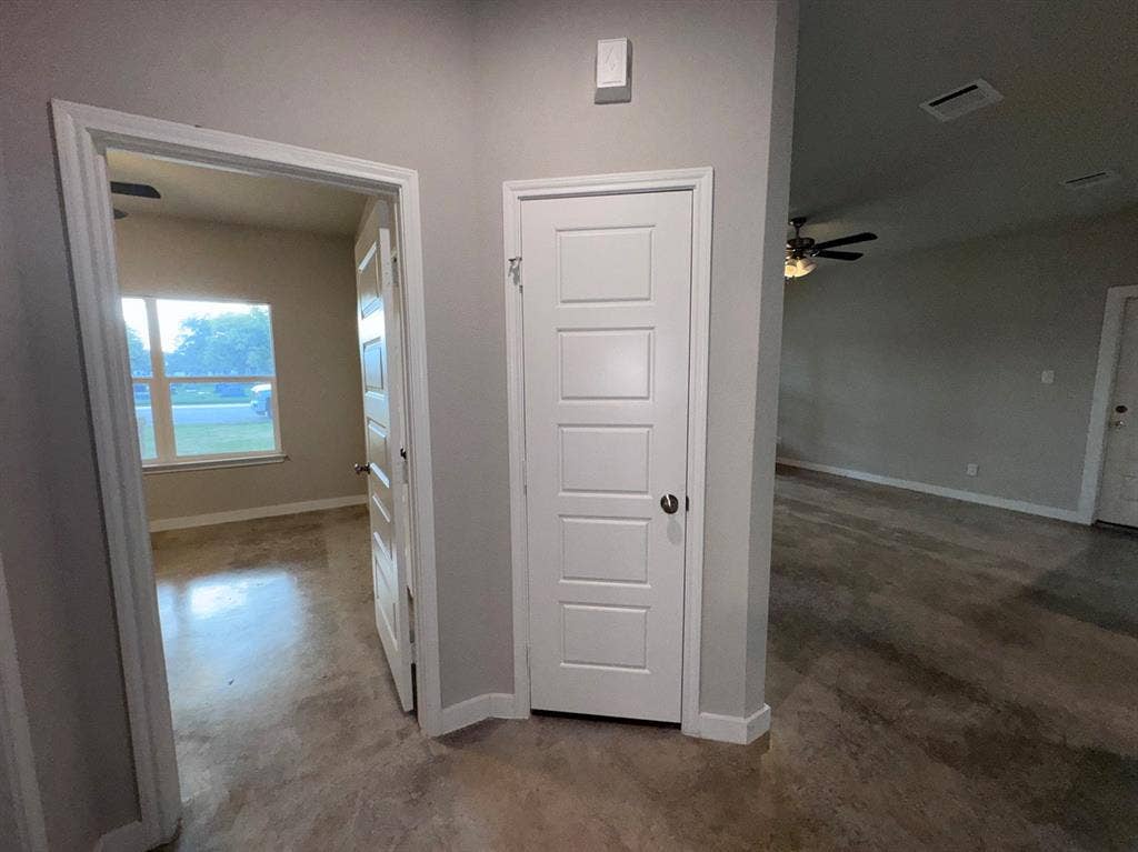 207 S Washington Street, Cleburne, TX 76031