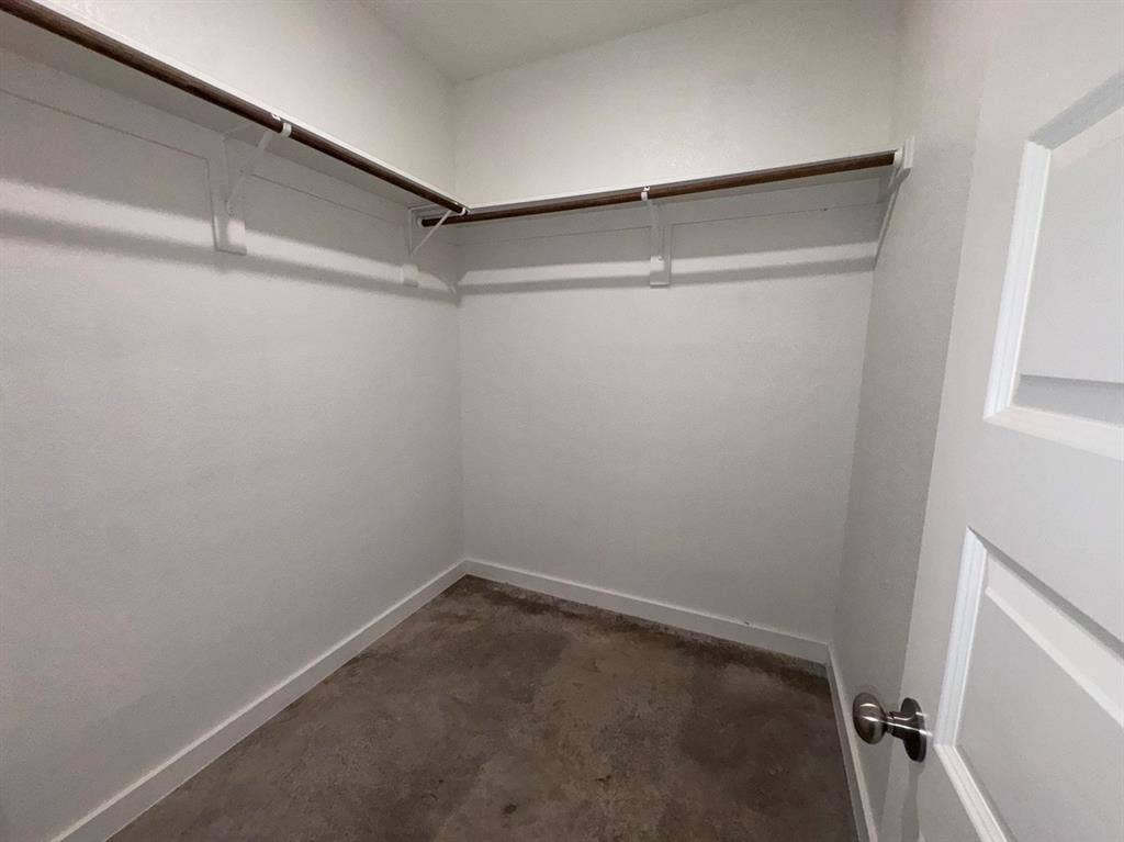 207 S Washington Street, Cleburne, TX 76031