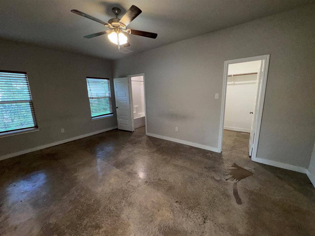207 S Washington Street, Cleburne, TX 76031