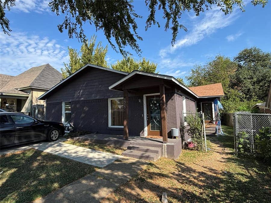 Property photo for 1303 E Myrtle Street, #A, Fort Worth, TX