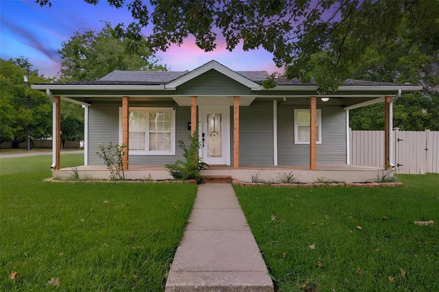 Property photo for 327 W Texas Street, Sherman, TX