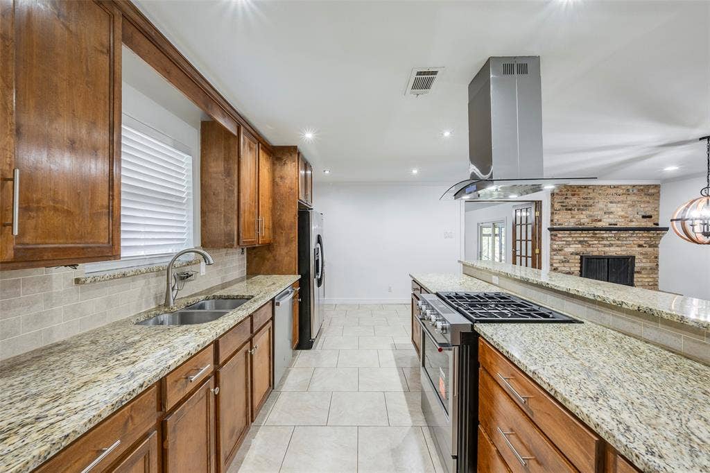 9151 Bretshire Drive, Dallas, TX 75228 9151 Bretshire Drive, Dallas, TX 75228