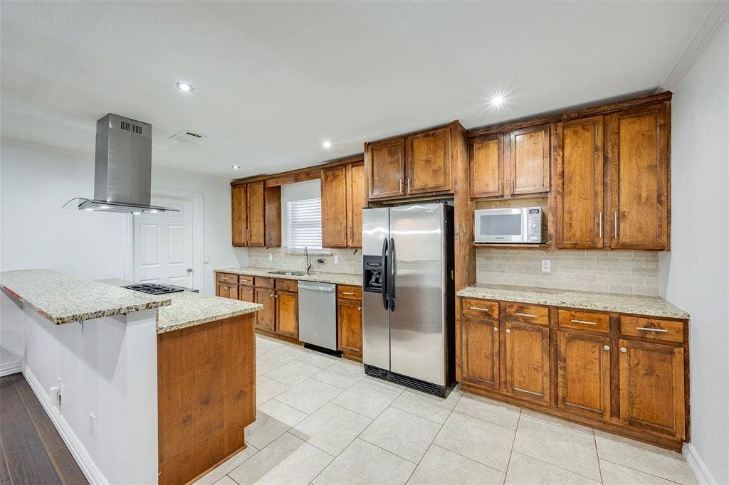 9151 Bretshire Drive, Dallas, TX 75228 9151 Bretshire Drive, Dallas, TX 75228